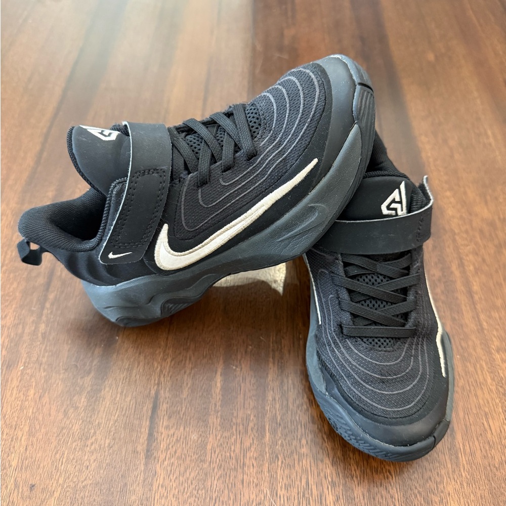 Nike Giannies Immortality Black and White Sneakers